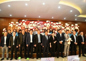 Cuahanggaubong.com sản xuất gấu bông cho đội tuyển nữ Việt Nam lần đầu tham gia World Cup
