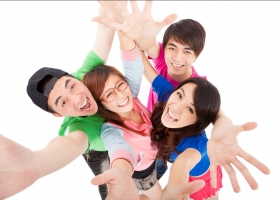 Cửa hàng gấu bông - Phát sốt với trào lưu đưa gấu bông đi chơi Trung thu của giới trẻ